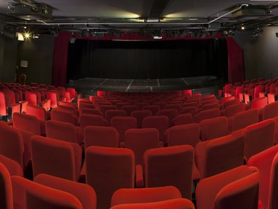 램프의 불빛 극장 (떼아트르 레 푀 드 라 랑쁘)